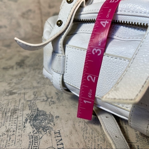 Joelle Hawkens Hunt Top Handle off-withe leather Bag - Picture 12 of 15